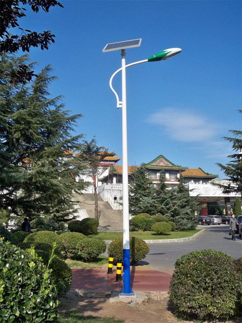 太阳能路灯杆