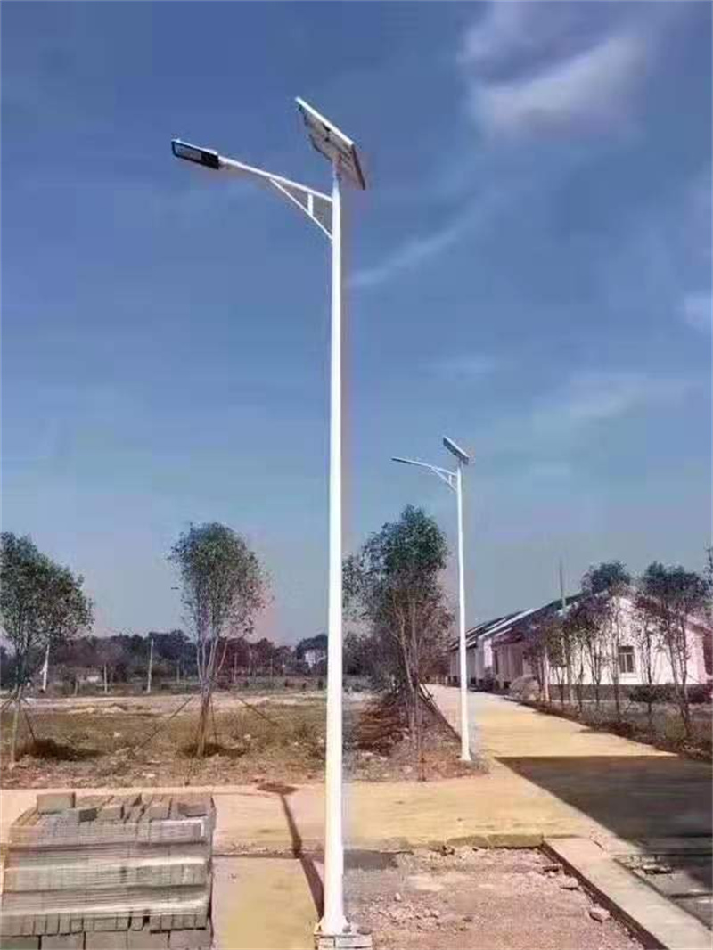 太阳能路灯杆