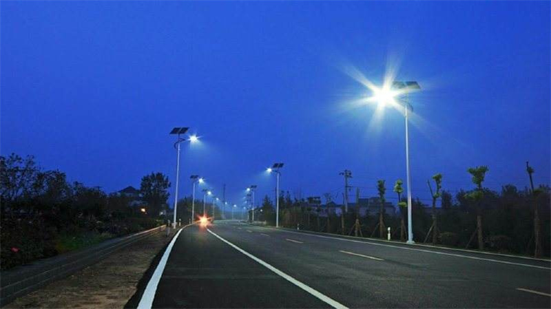 太阳能路灯杆