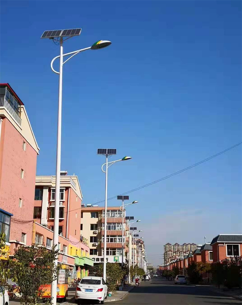 太阳能路灯杆