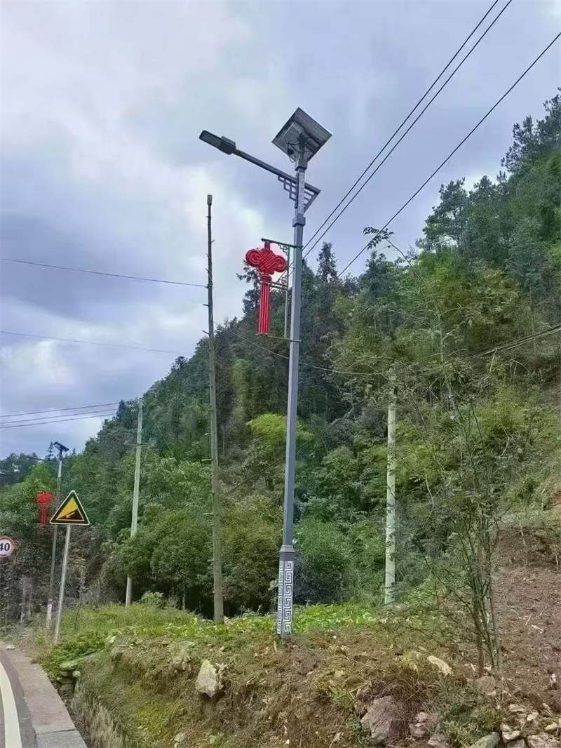 太阳能路灯杆