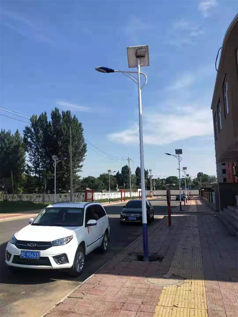 太阳能路灯杆