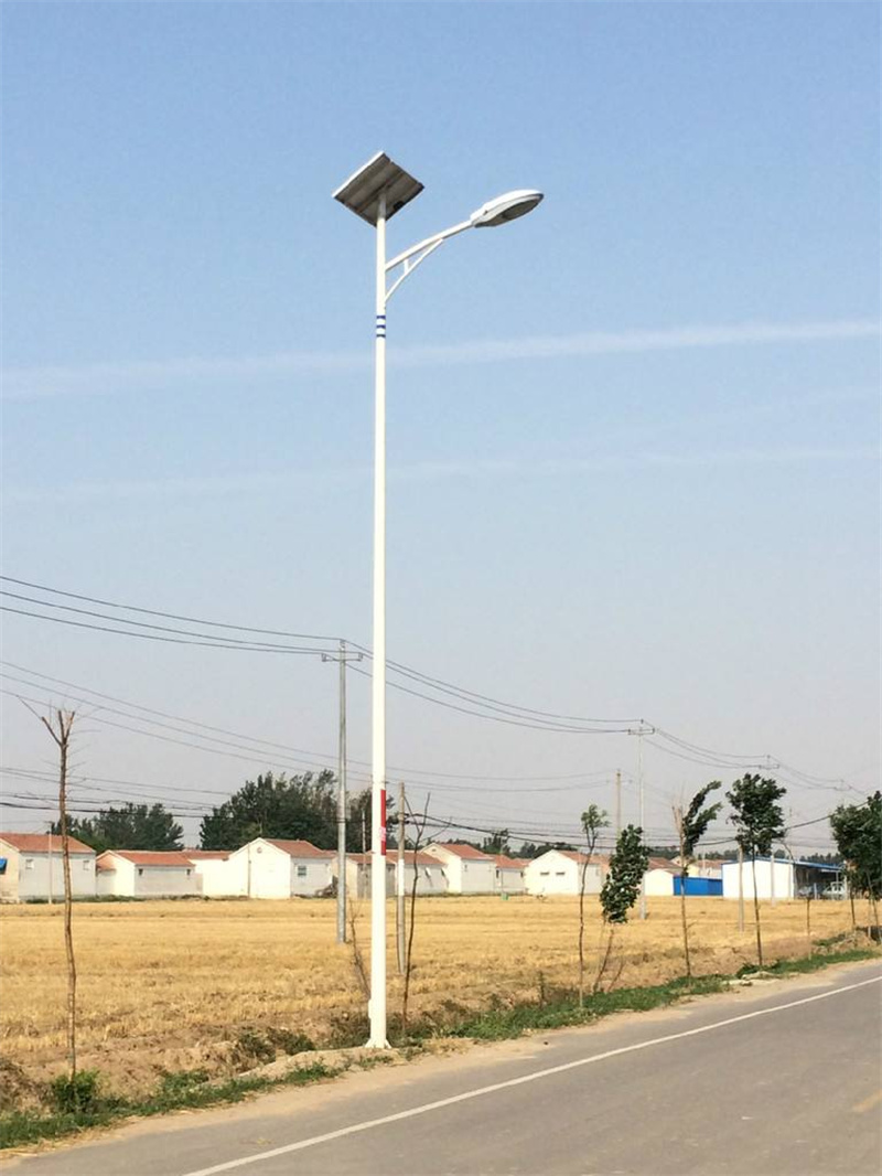 太阳能路灯杆