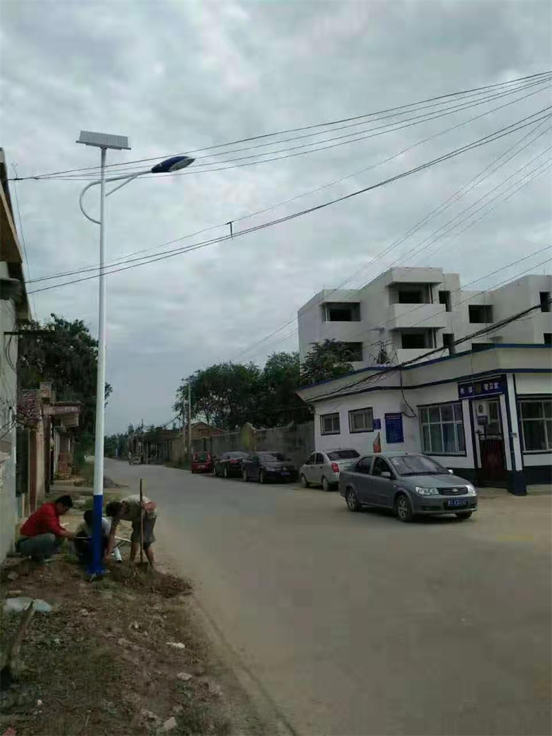 太阳能路灯杆