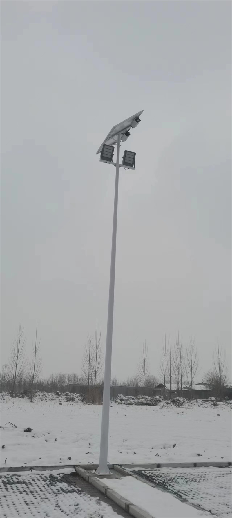 太阳能路灯杆