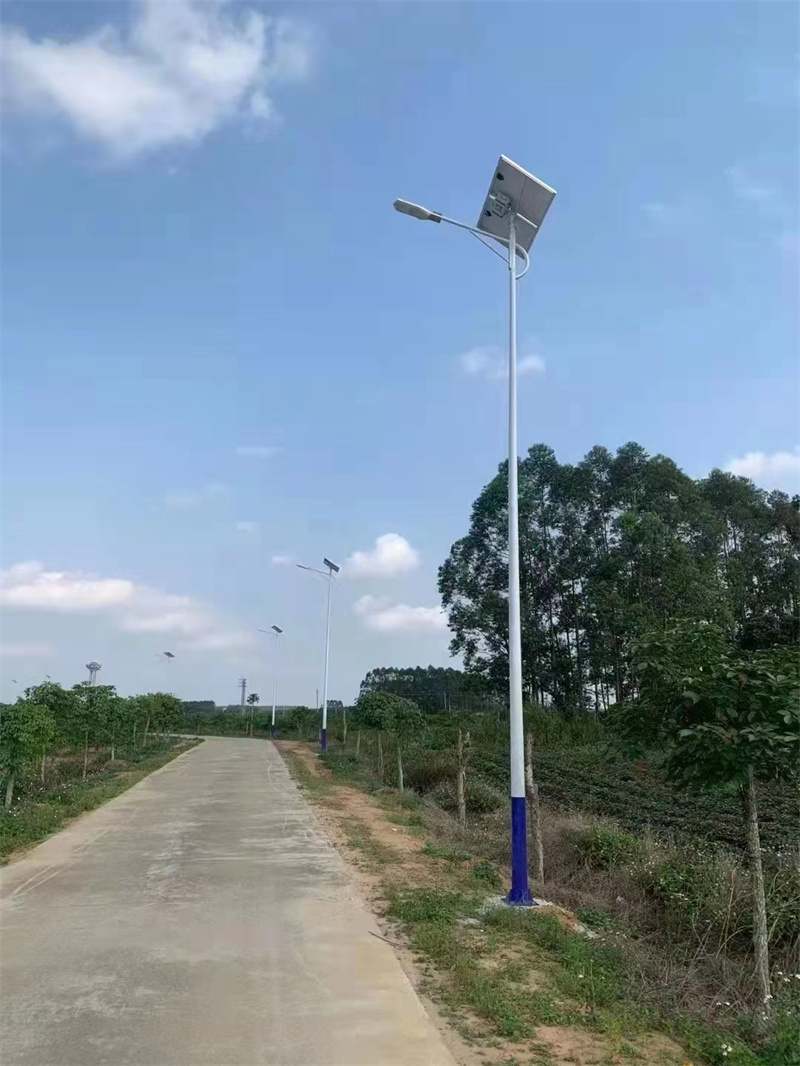 太阳能路灯杆
