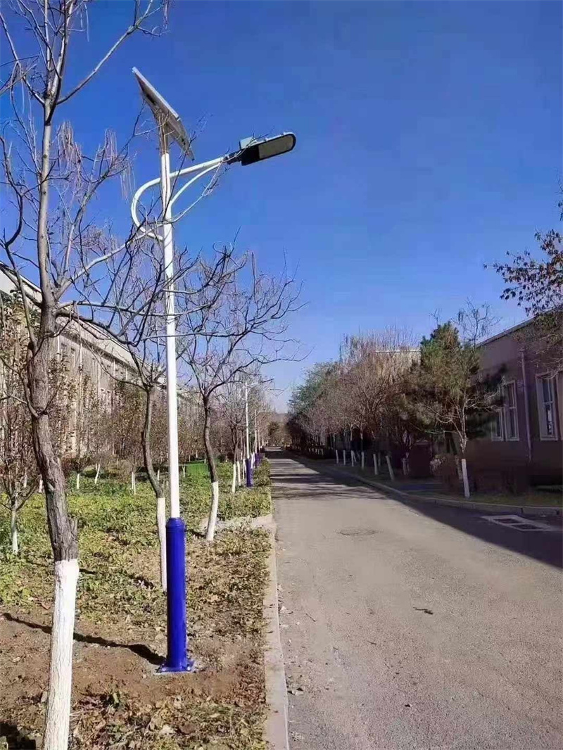 太阳能路灯杆